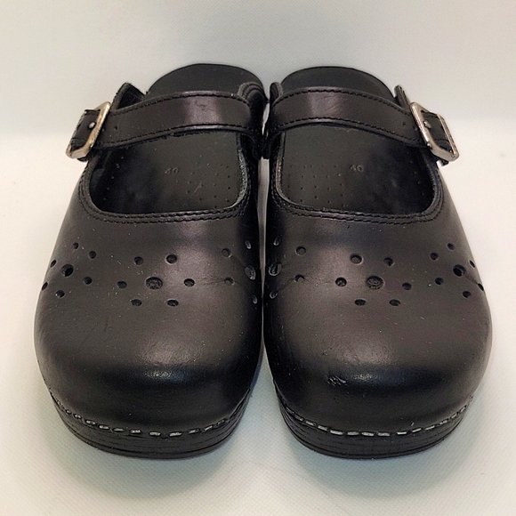 Unique!!! Dansko black mary jane clogs with boho detailing.  Size 40. - Picture 3 of 10